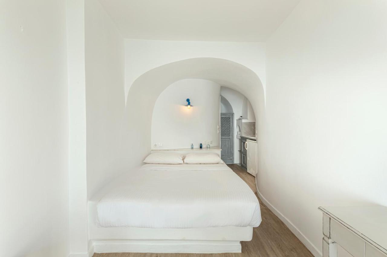 Pearl On The Cliff & By Pearl Collection 3* Imerovigli (Santorini)