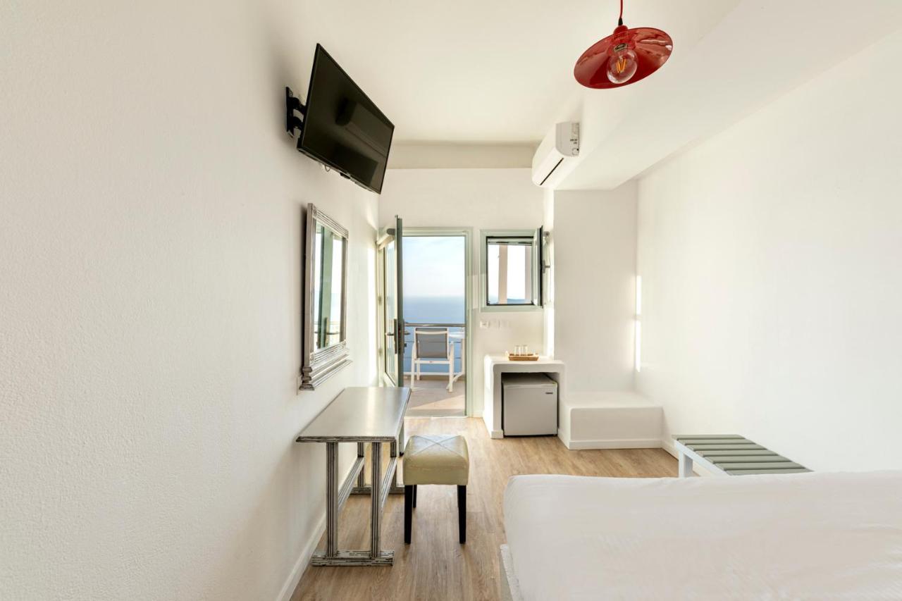 Hotel Pearl On The Cliff & By Pearl Collection Imerovigli (Santorini)
